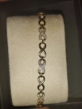 18kt Gold Vermeil Over Sterling Silver Infinity Link Bracelet With Mossinate